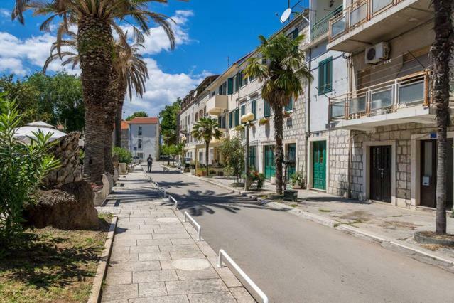 Apartment Dujic Kastela Exterior photo