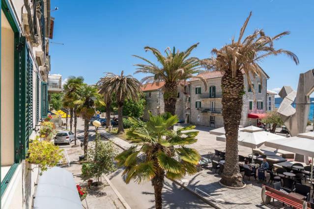 Apartment Dujic Kastela Exterior photo